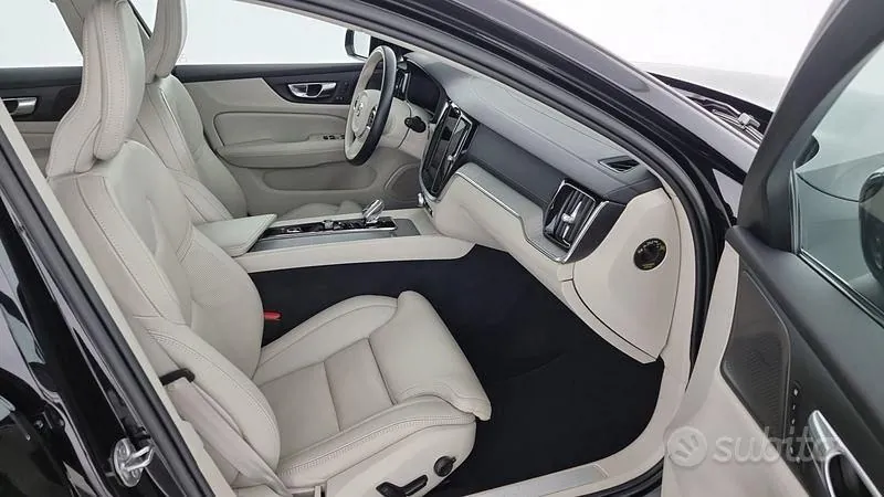 Volvo V60 2022 photo 4
