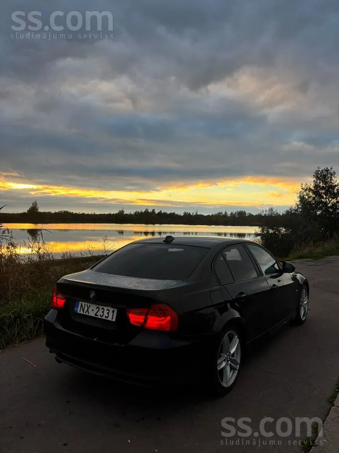 BMW 320D 2010 photo 3