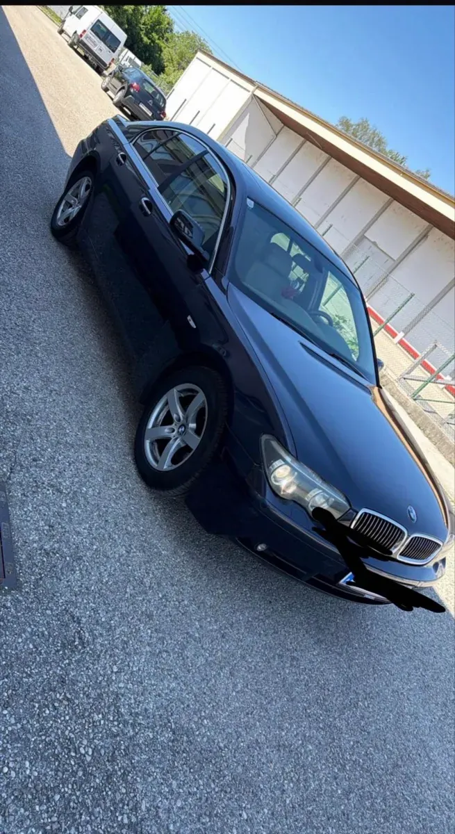 BMW 7 Series 2004 photo 2