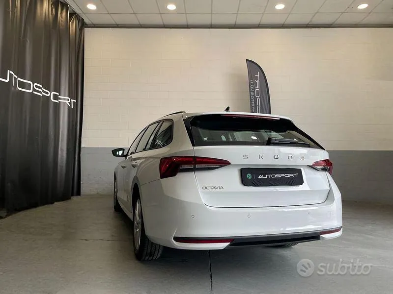 Skoda Octavia 2024 photo 4