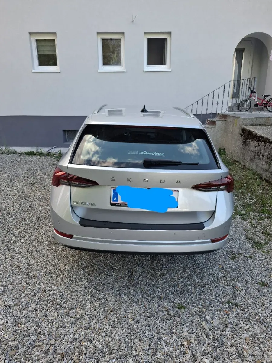 Skoda Octavia 2021 photo 3