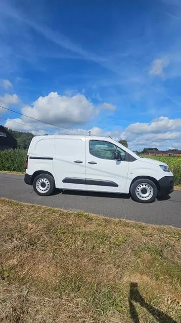 Citroen Berlingo 2023 photo 3