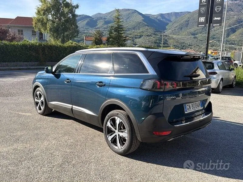 Peugeot 5008 2023 photo 3