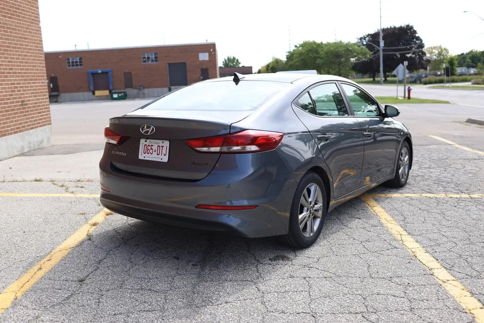 Hyundai Elantra 2017 photo 3