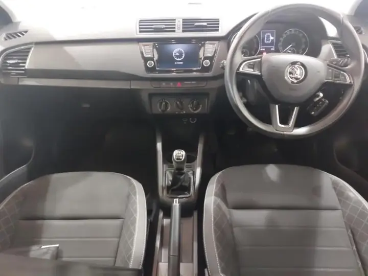 Skoda Fabia 2020 photo 2
