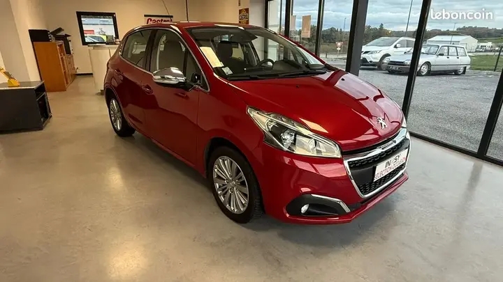Peugeot 208 2017 photo 2