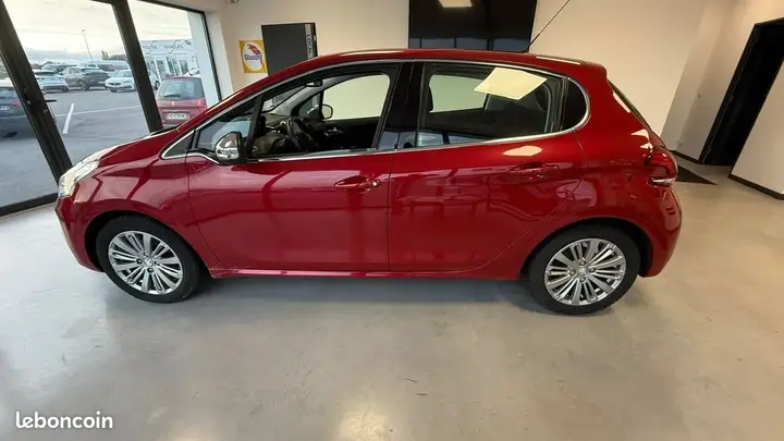 Peugeot 208 2017 photo 3