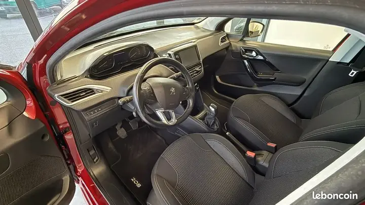 Peugeot 208 2017 photo 5