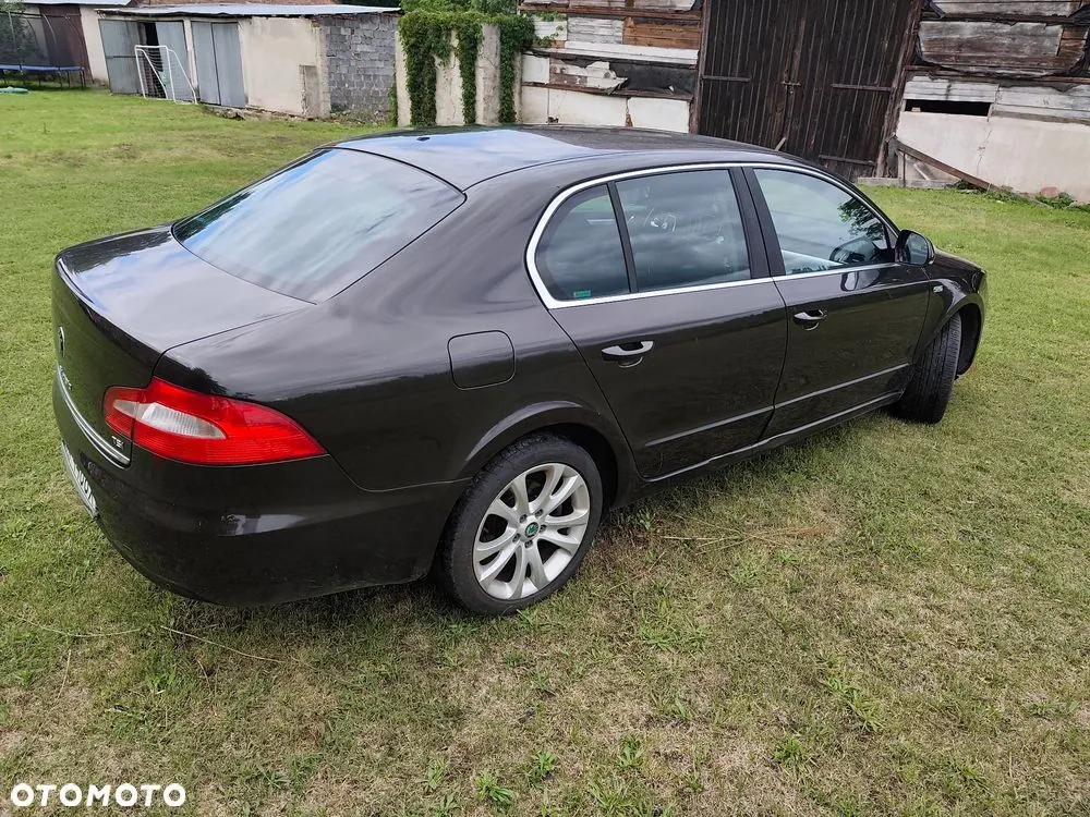 Skoda Superb 2013 photo 2