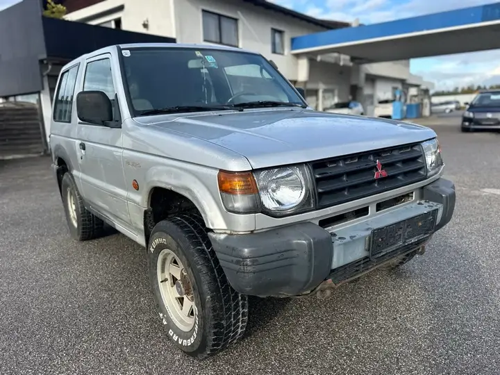 Mitsubishi Pajero 1999 photo 3