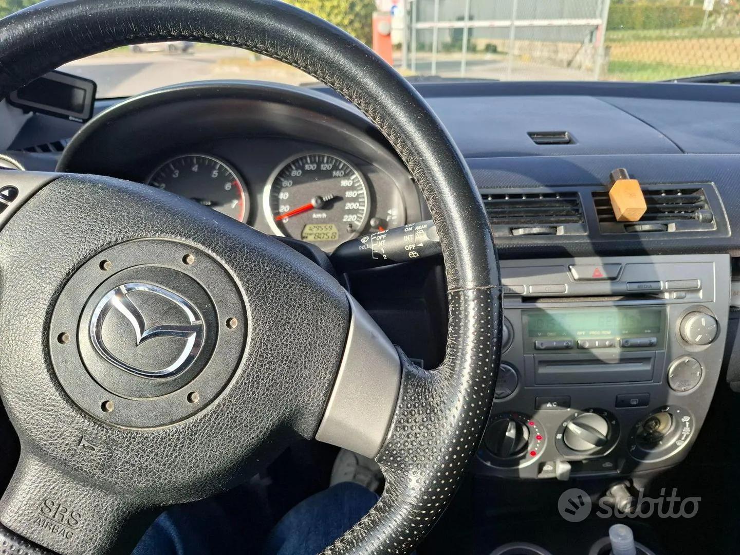 Mazda 2 2006 photo 3