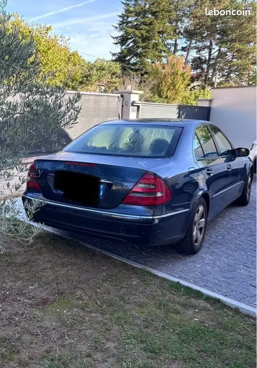 Mercedes-Benz E-Class 2002 photo 2