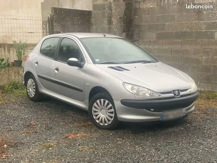 Peugeot 206 2008 photo 2