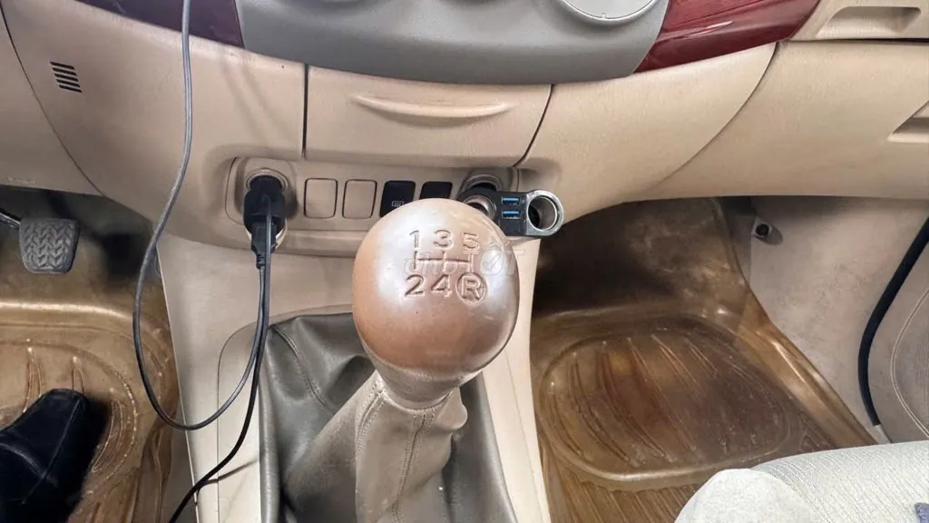 Toyota Innova 2006 photo 3