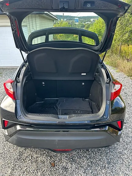 Toyota C-Hr 2018 photo 3