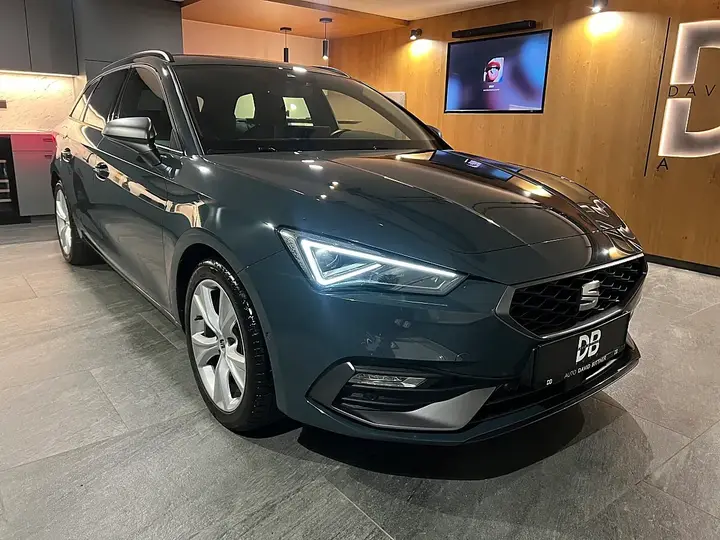 Seat Leon 2025 photo 2