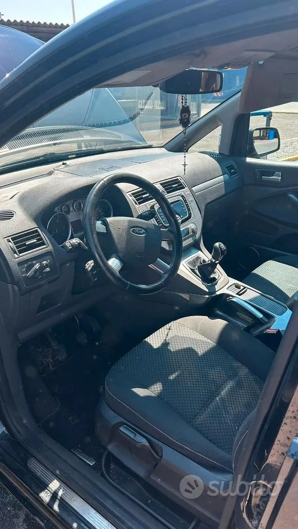 Ford C-Max 2010 photo 2