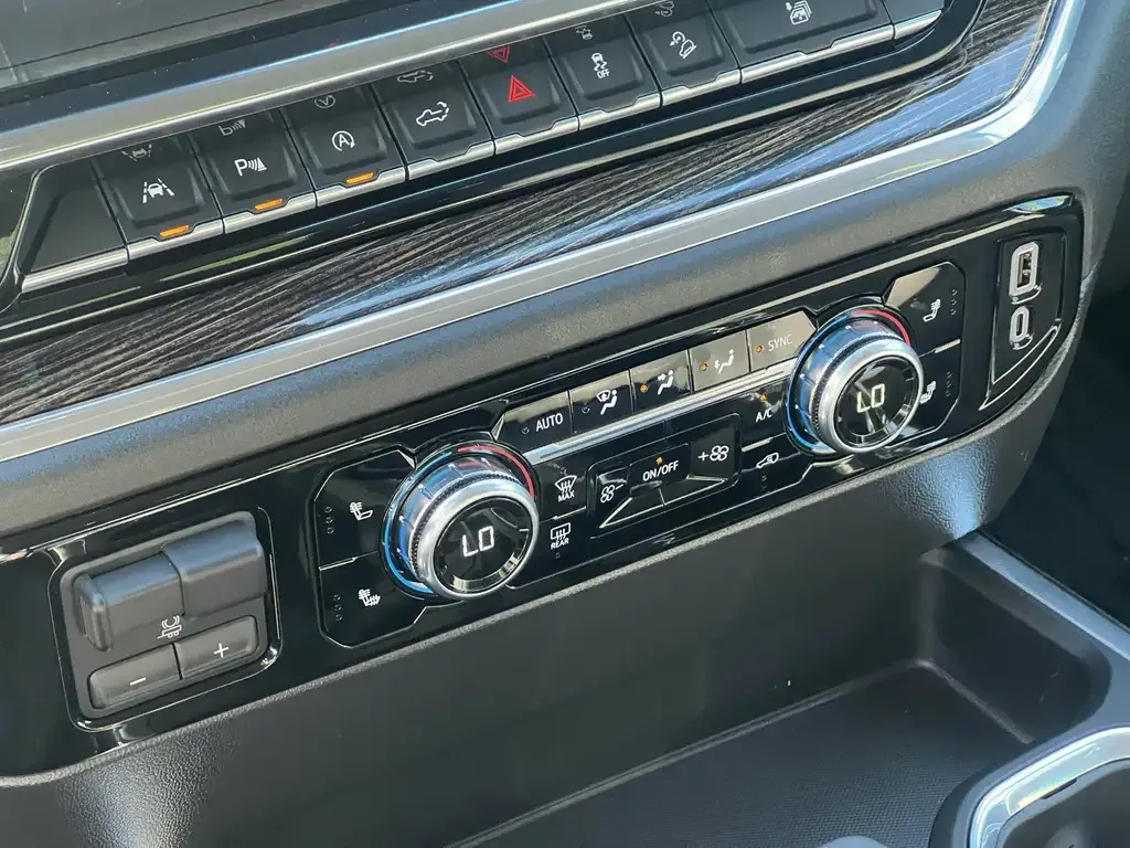 GMC Sierra 1500 2024 photo 3