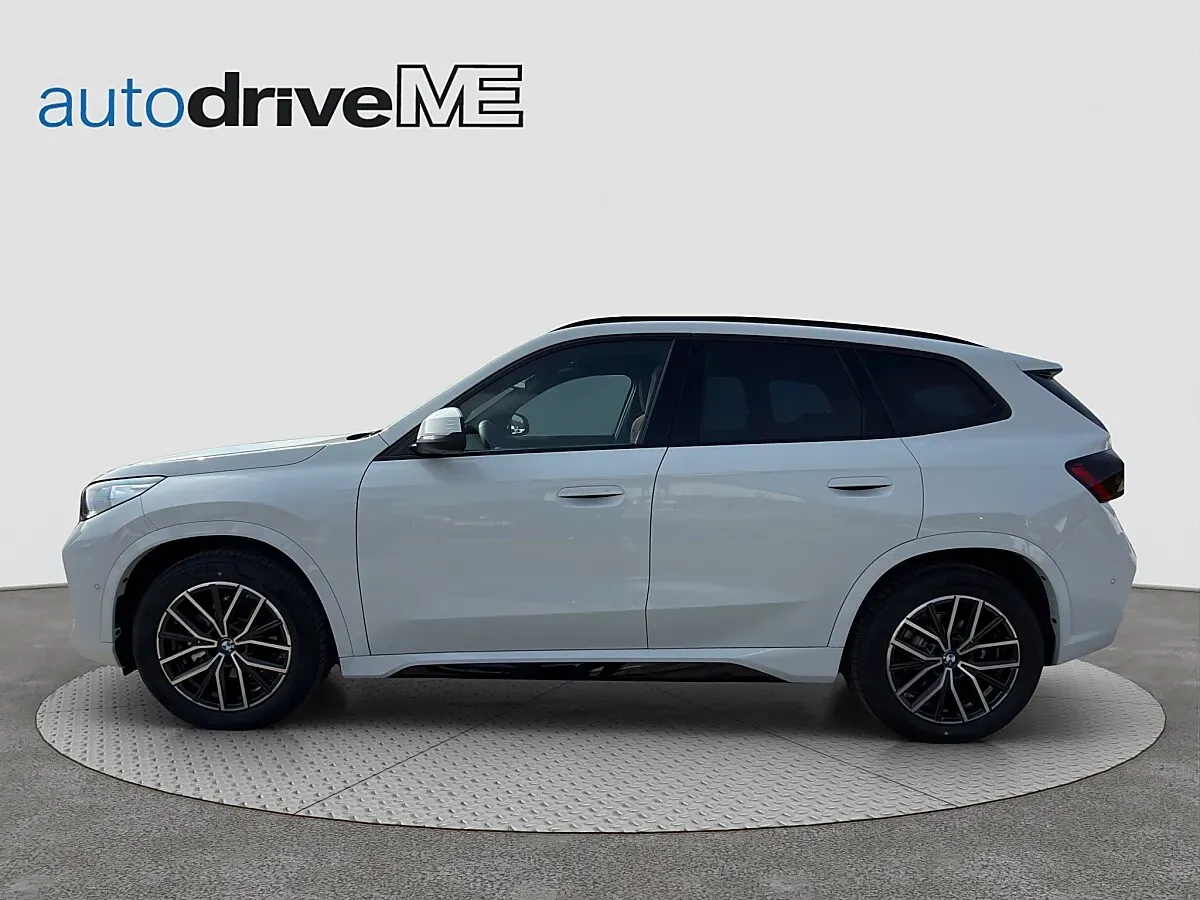 BMW Ix1 2026 photo 3