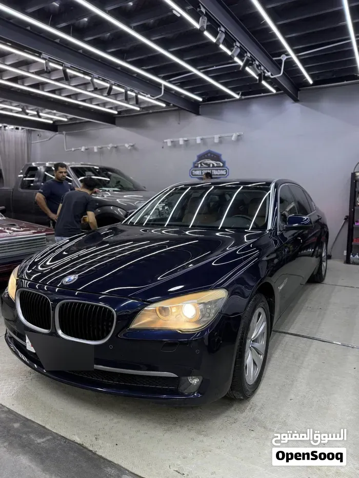 BMW 7 Series 2010 photo 2