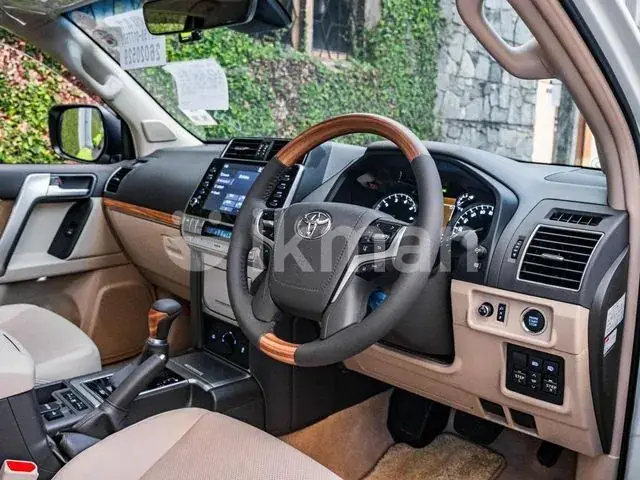Toyota Land Cruiser Prado 2023 photo 5