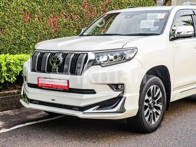 Toyota Land Cruiser Prado 2023 photo 2