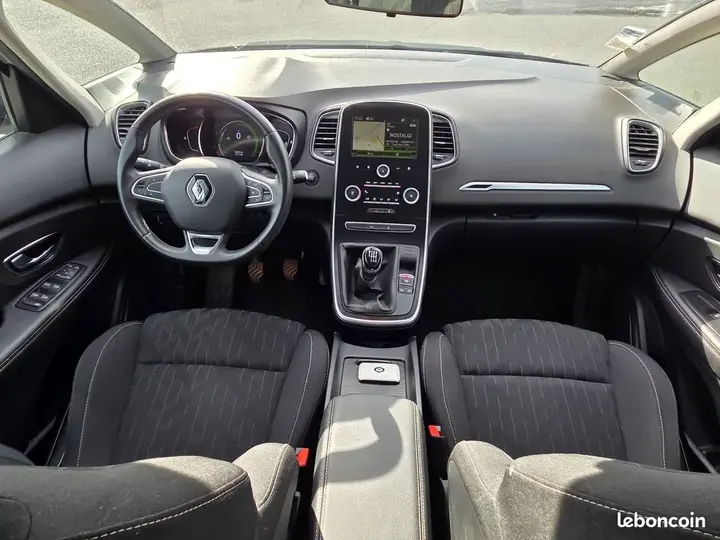 Renault Scenic 2019 photo 3