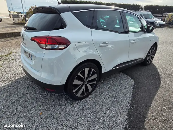 Renault Scenic 2019 photo 2