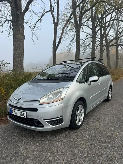 Citroen Grand C4 Picasso 2010 photo 2