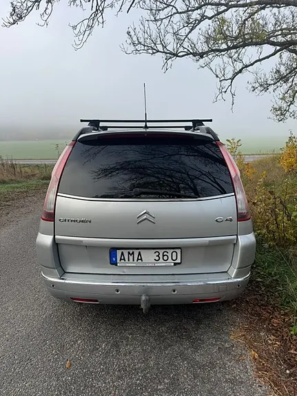 Citroen Grand C4 Picasso 2010 photo 3