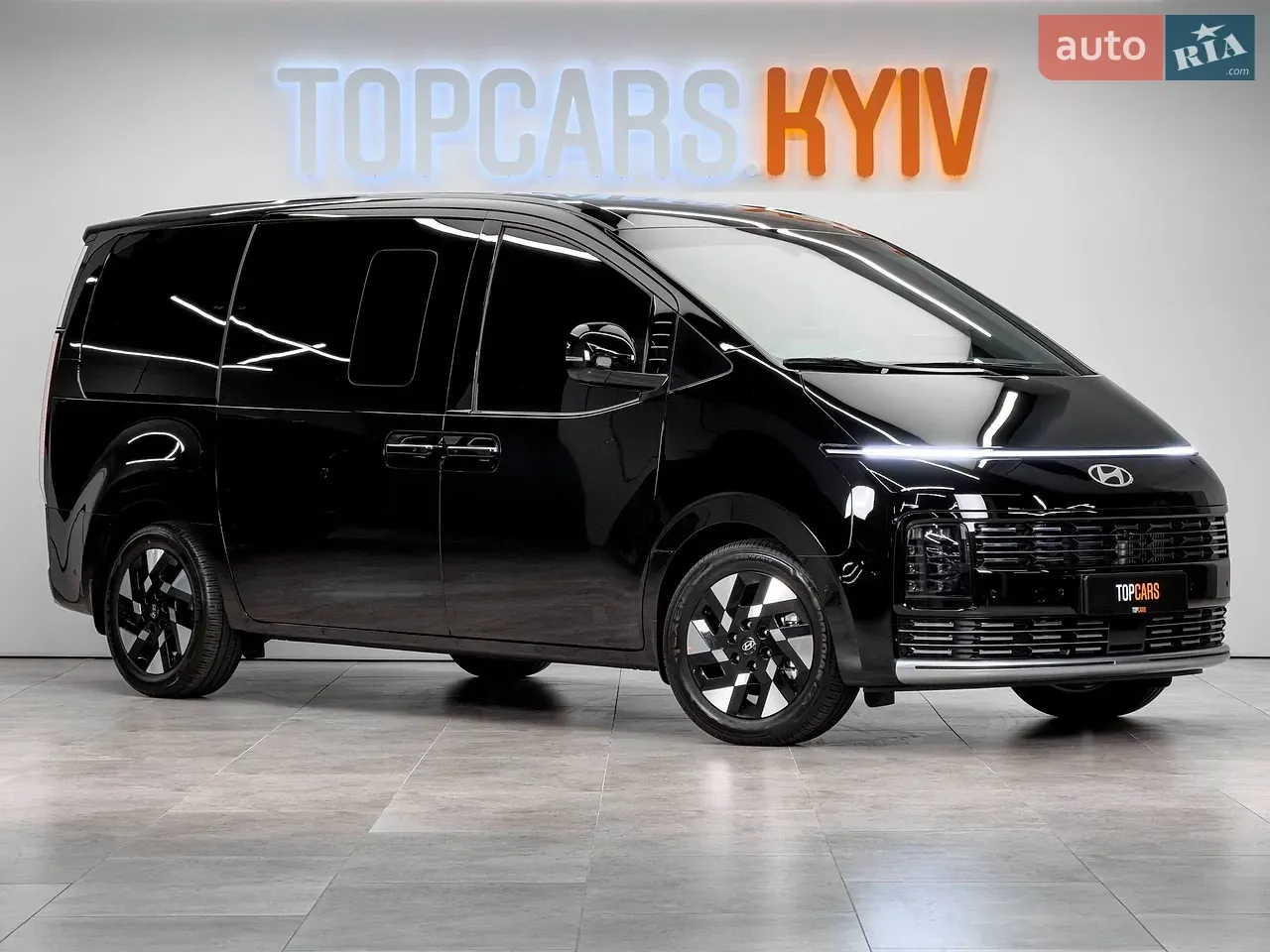 Hyundai Staria 2026 photo 2
