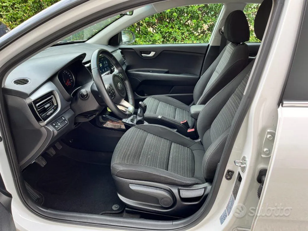 Kia Stonic 2018 photo 5
