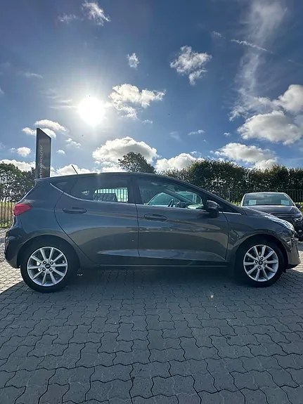 Ford Fiesta 2018 photo 2