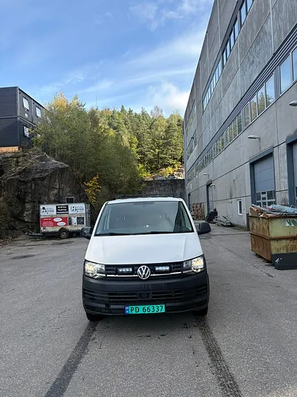 Volkswagen Transporter 2019 photo 2