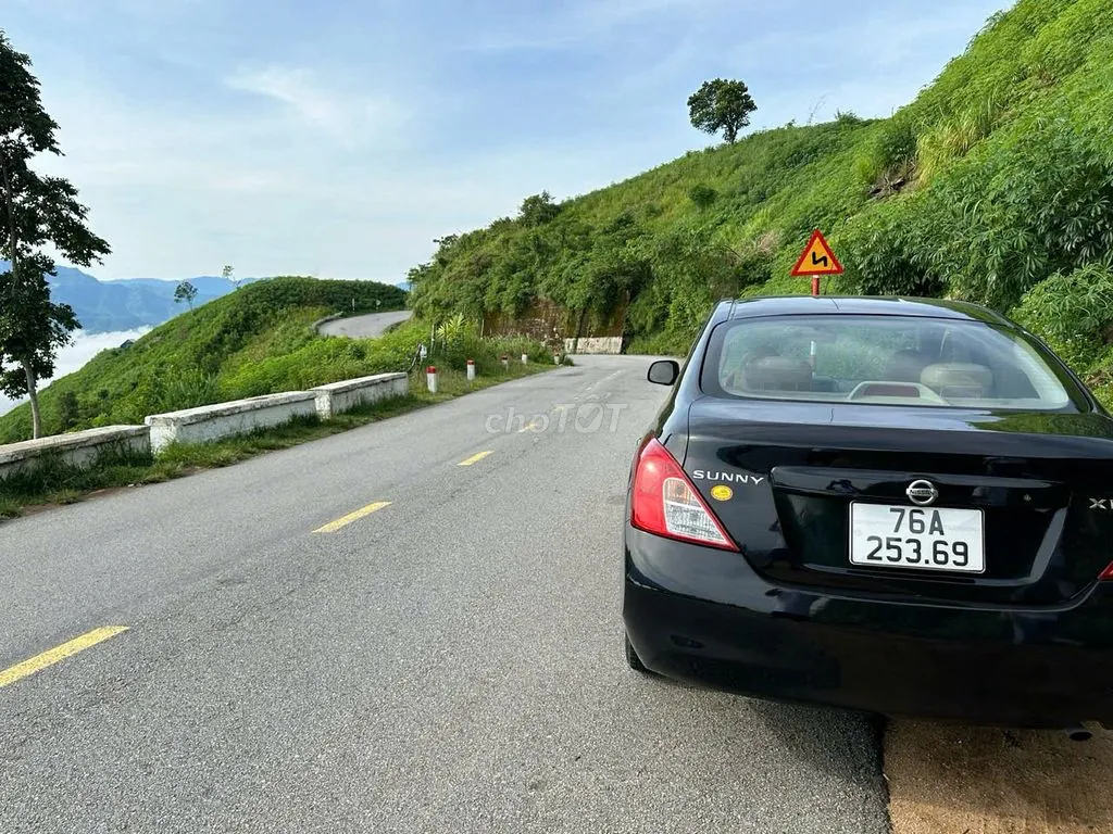 Nissan Sunny 2014 photo 2