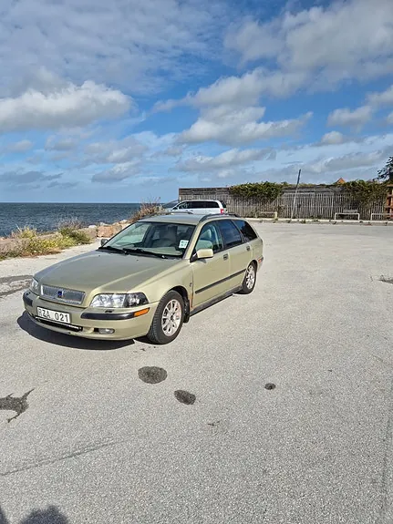 Volvo V40 2001 photo 2