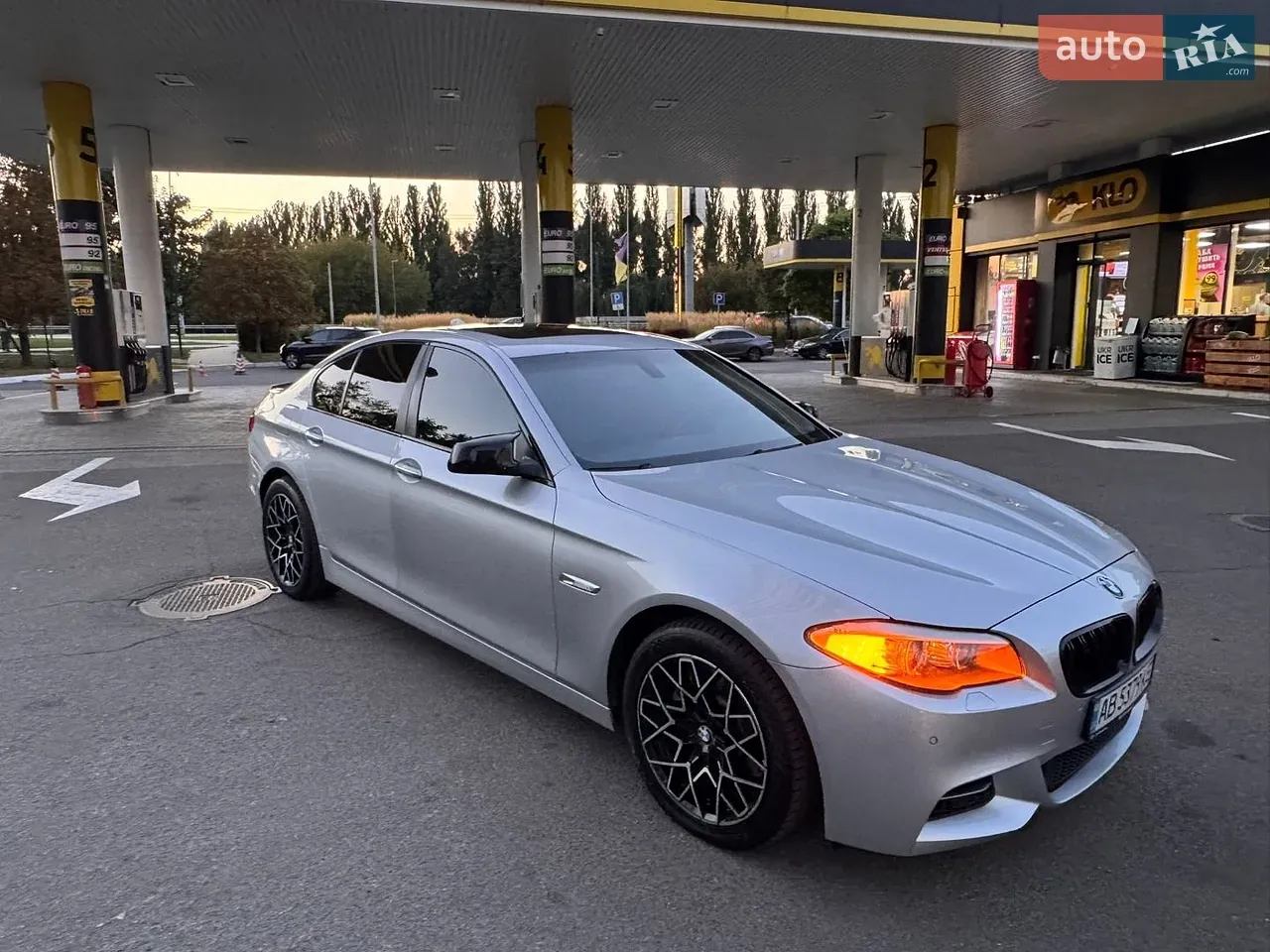 BMW 5 Series 2012 photo 5