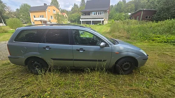 Ford Focus 2003 photo 2