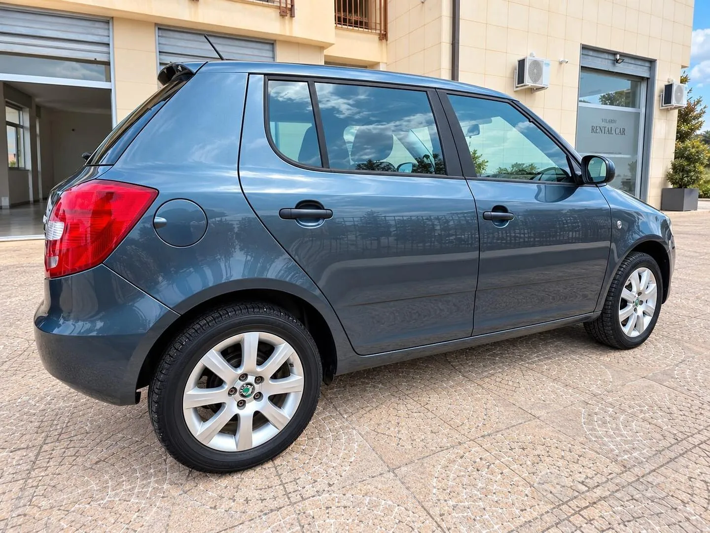Skoda Fabia 2015 photo 3