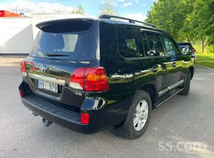 Toyota Land Cruiser 2012 photo 5