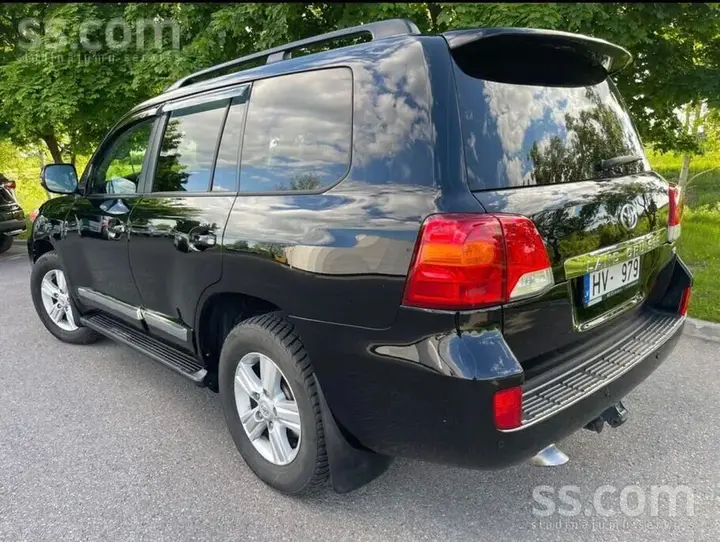 Toyota Land Cruiser 2012 photo 4