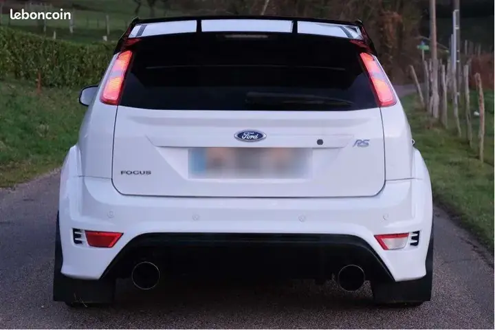 Ford Focus Rs 2010 photo 2
