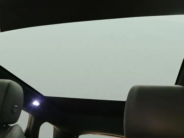 Land Rover Range Rover Evoque 2023 photo 5