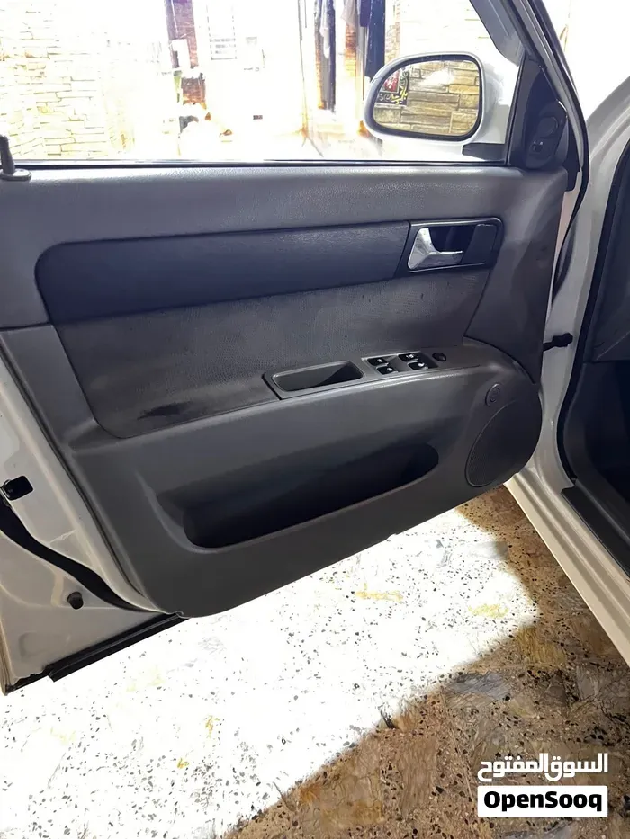Chevrolet Optra 2012 photo 3