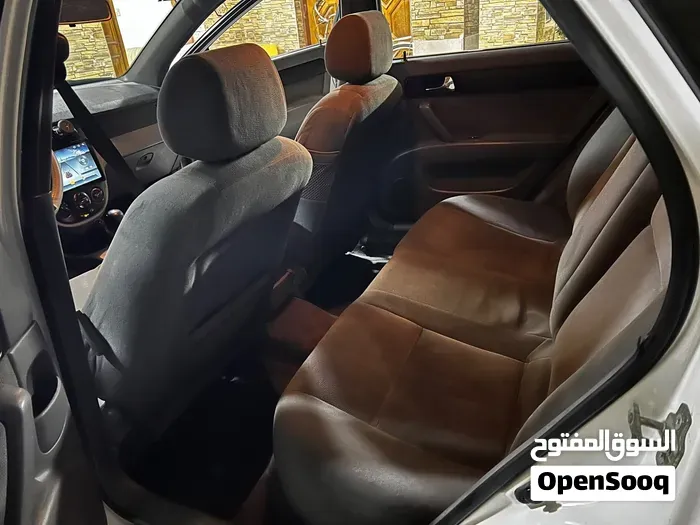 Chevrolet Optra 2012 photo 2