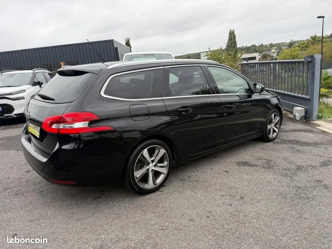 Peugeot 308 2020 photo 2