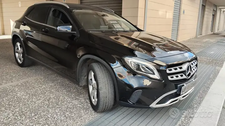 Mercedes-Benz Gla 2017 photo 2