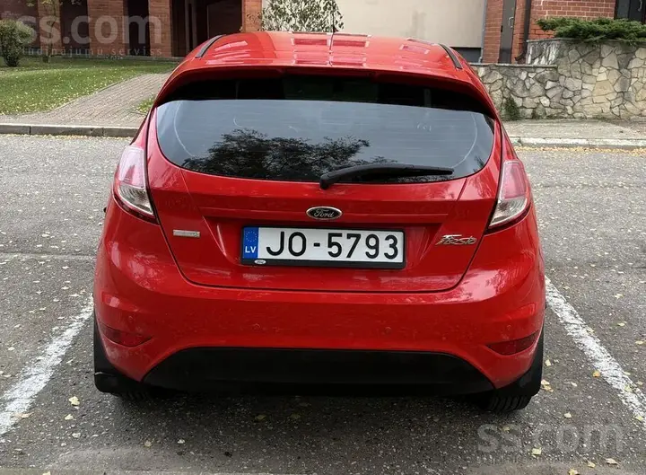 Ford Fiesta 2014 photo 4