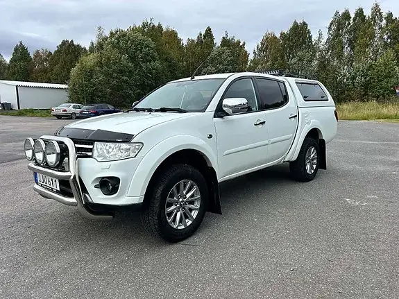 Mitsubishi L200 2015 photo 2