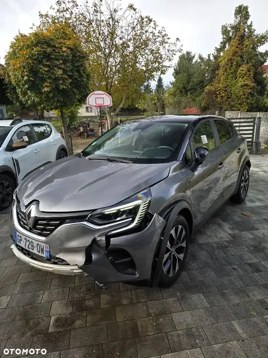 Renault Captur 2023 photo 2